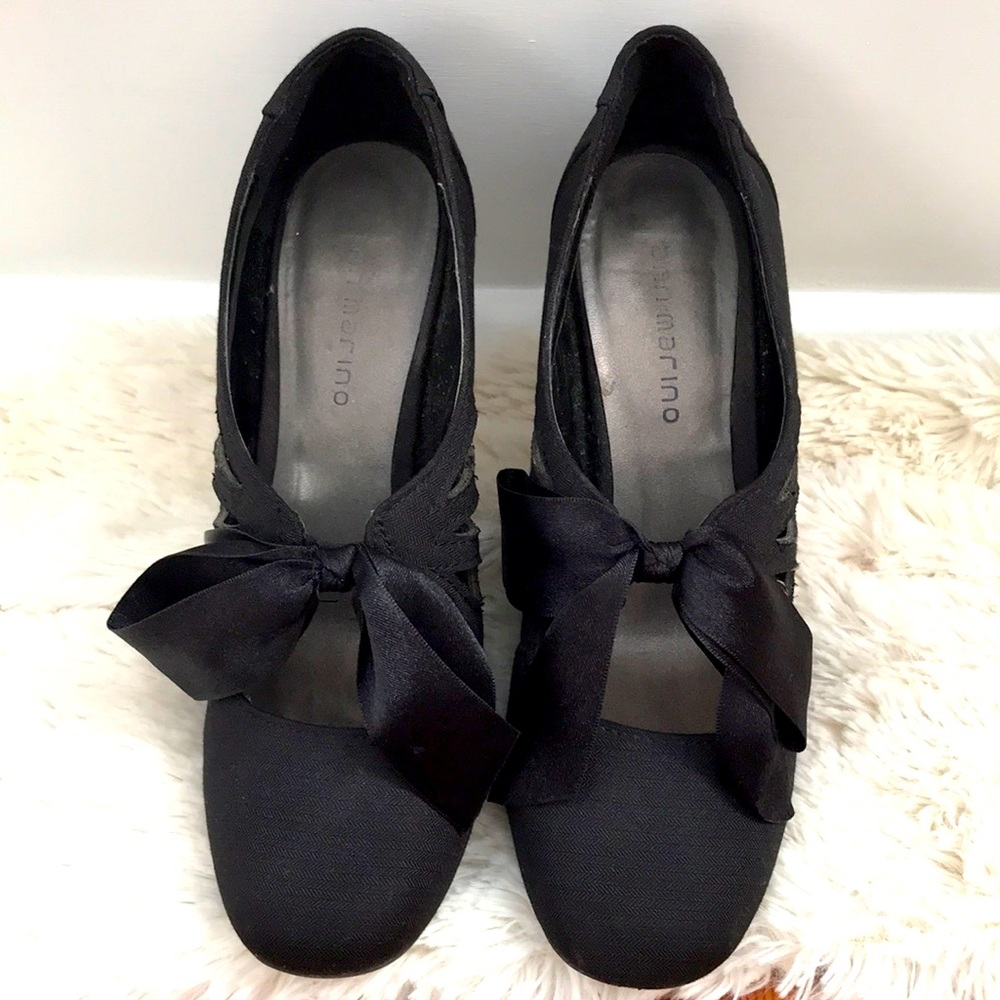 Women’s Size 7.5 Black Heels with Bows!